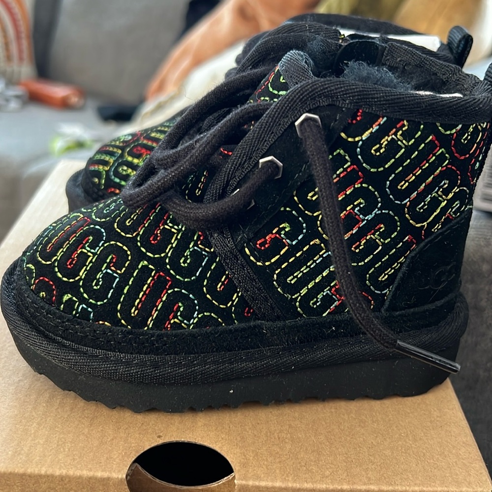 Ugg Neumel toddler